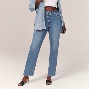 Curve Love Ultra High Rise 90s Straight Jean- Medium Wash